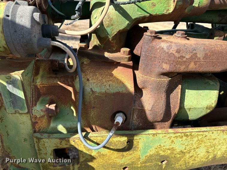 image for item ER8473 1955 John Deere 50 tractor