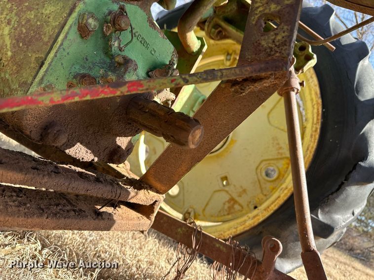 image for item ER8473 1955 John Deere 50 tractor