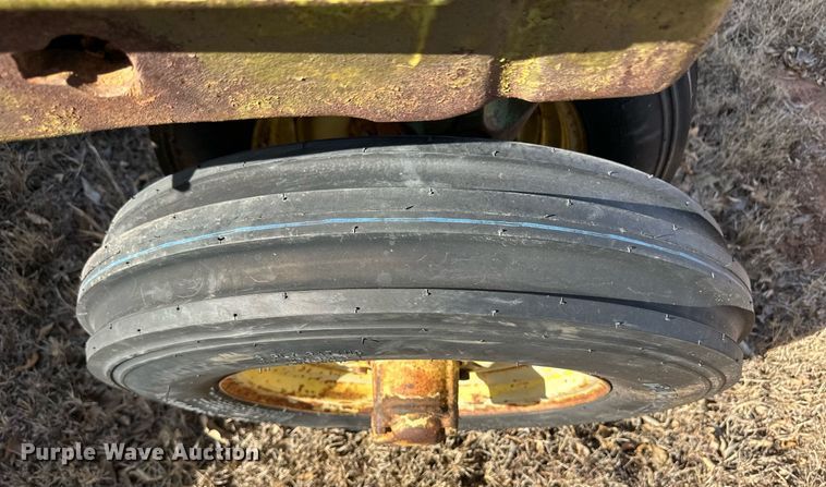 image for item ER8473 1955 John Deere 50 tractor