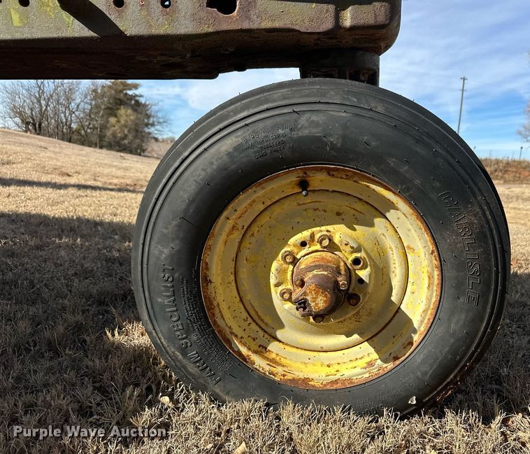 image for item ER8473 1955 John Deere 50 tractor