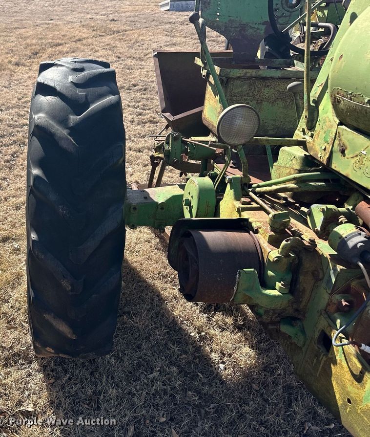 image for item ER8473 1955 John Deere 50 tractor