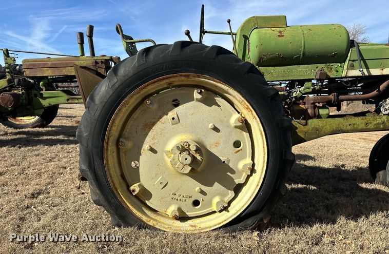 image for item ER8473 1955 John Deere 50 tractor