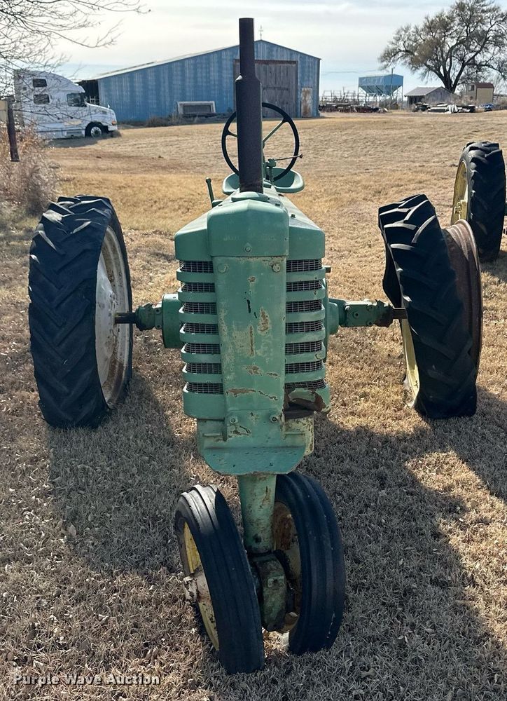 image for item ER8474 1946 John Deere B tractor