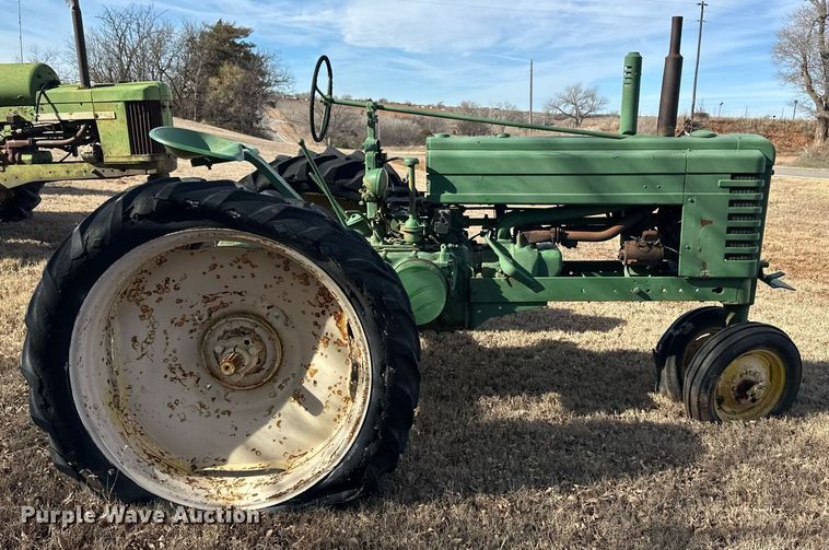 image for item ER8474 1946 John Deere B tractor