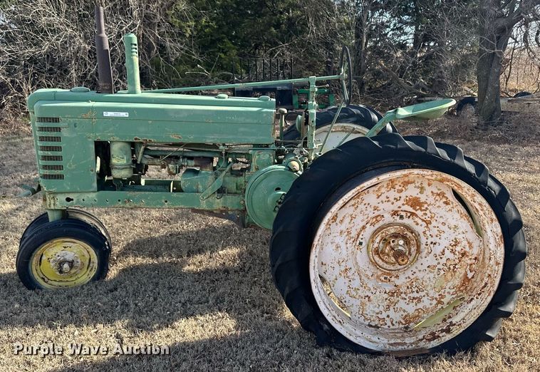 image for item ER8474 1946 John Deere B tractor