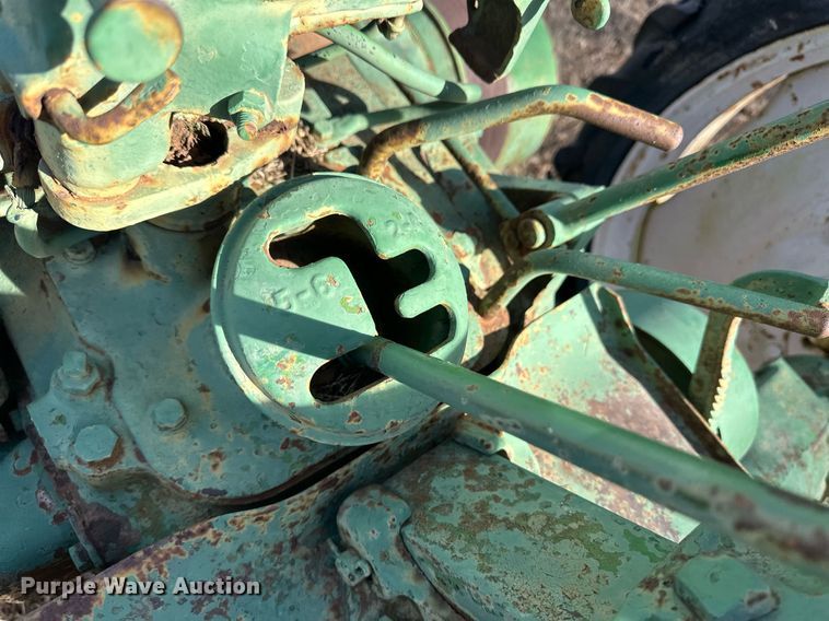 image for item ER8474 1946 John Deere B tractor