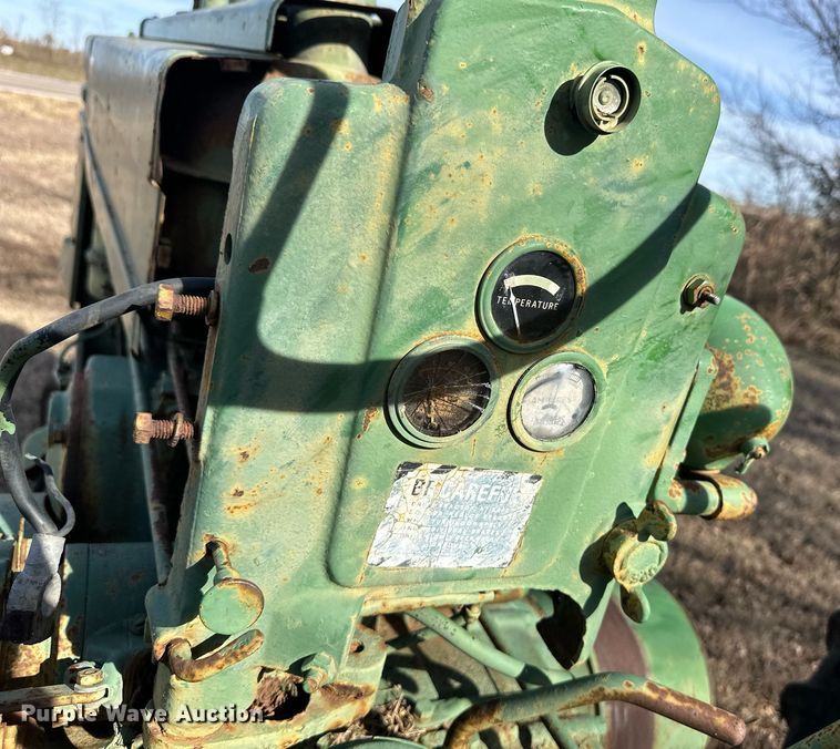 image for item ER8474 1946 John Deere B tractor