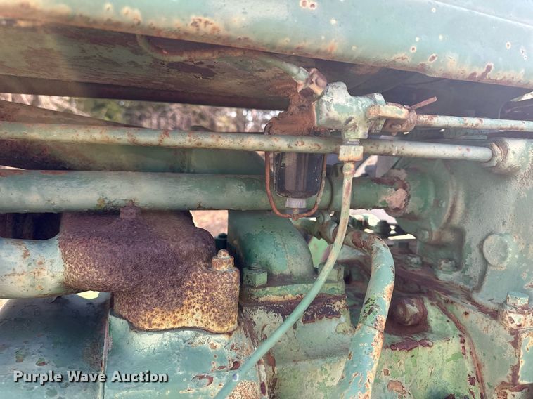 image for item ER8474 1946 John Deere B tractor