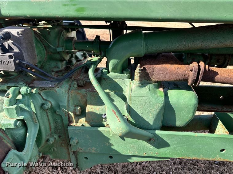 image for item ER8474 1946 John Deere B tractor