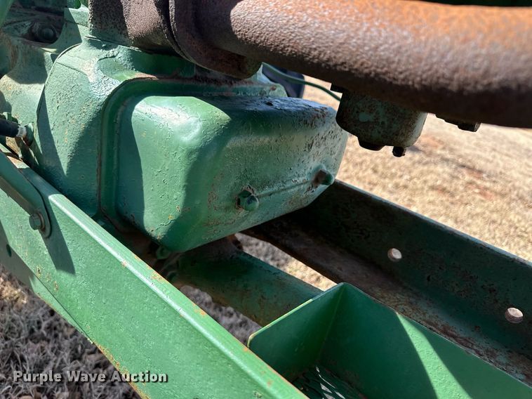 image for item ER8474 1946 John Deere B tractor