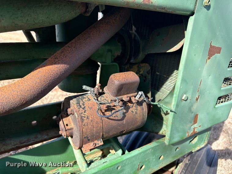 image for item ER8474 1946 John Deere B tractor