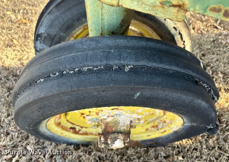 image for item ER8474 1946 John Deere B tractor