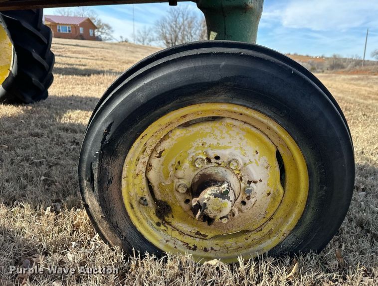 image for item ER8474 1946 John Deere B tractor