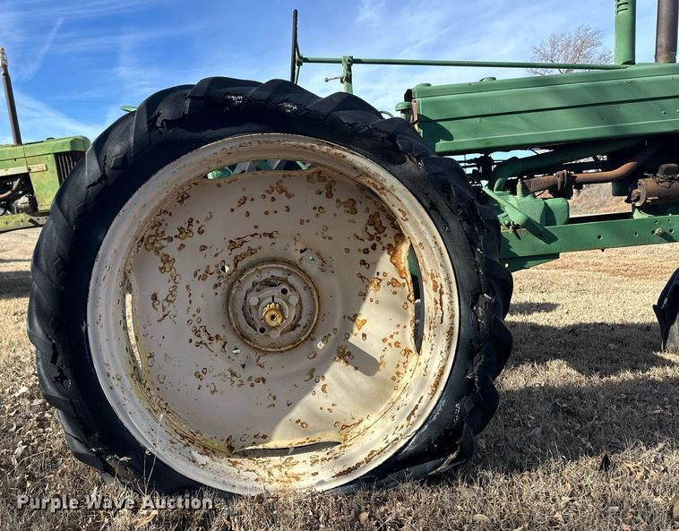 image for item ER8474 1946 John Deere B tractor