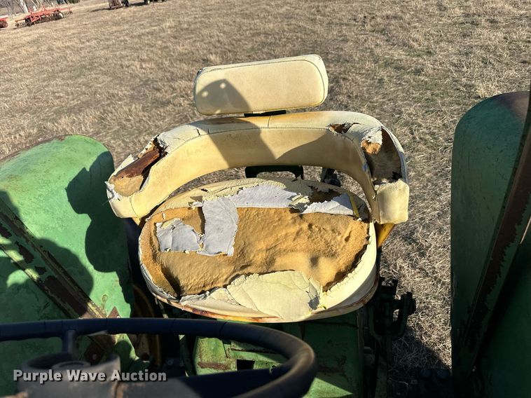 image for item ER8482 1964 John Deere 4020 tractor