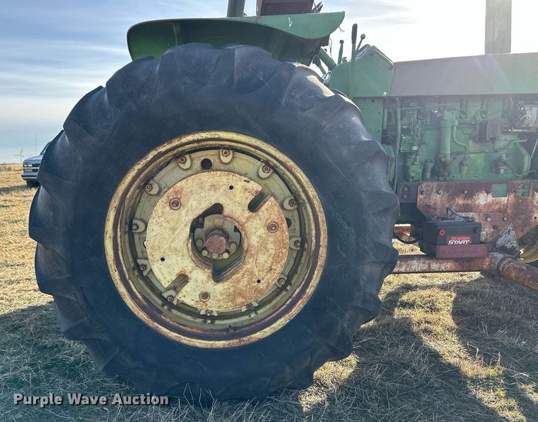 image for item ER8482 1964 John Deere 4020 tractor