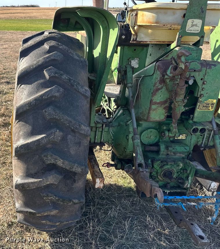 image for item ER8482 1964 John Deere 4020 tractor