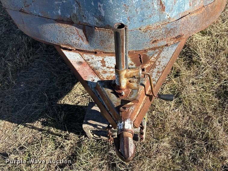 image for item ER8492 1989 WW livestock trailer