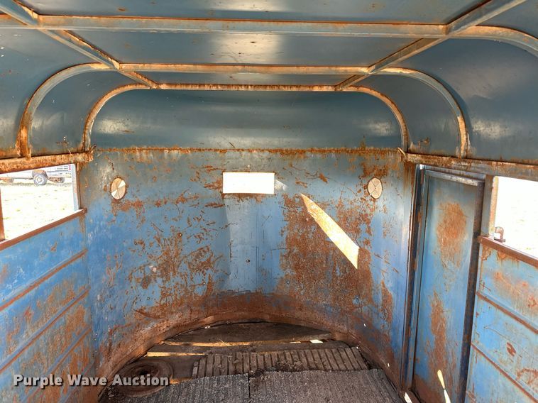 image for item ER8492 1989 WW livestock trailer