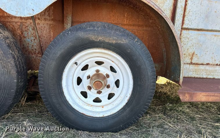 image for item ER8492 1989 WW livestock trailer