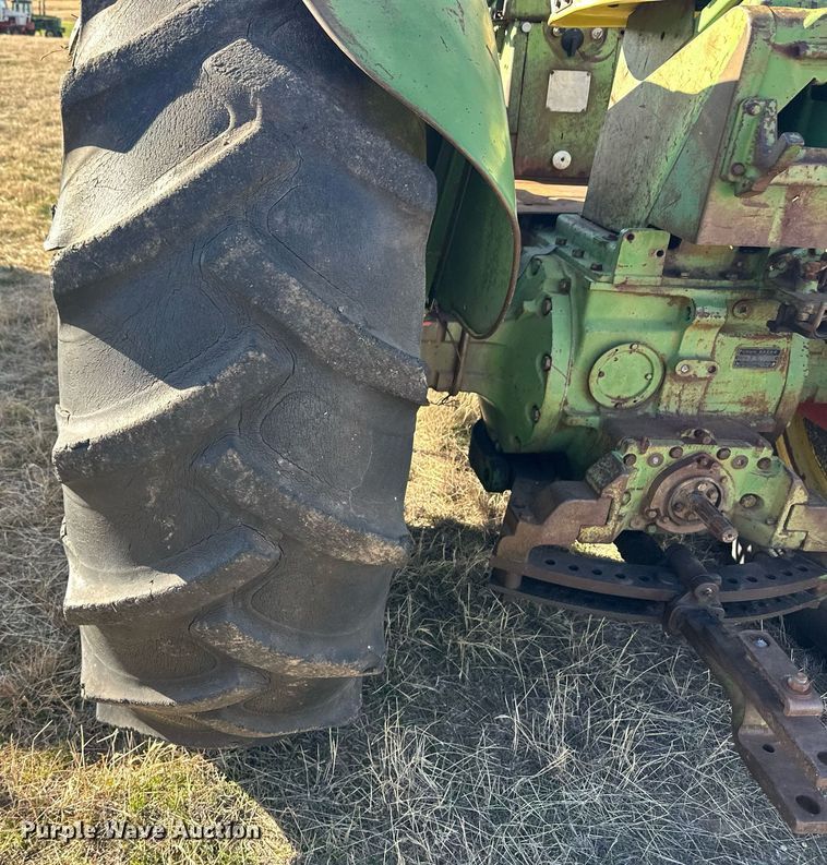 image for item ER8494 1961 John Deere 4010 tractor