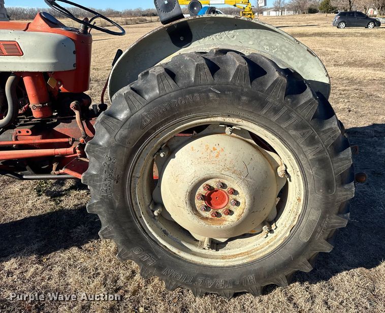 image for item LH9330 Ford 601 Workmaster tractor