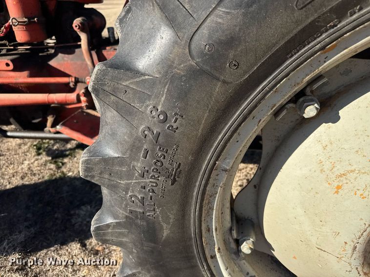 image for item LH9330 Ford 601 Workmaster tractor