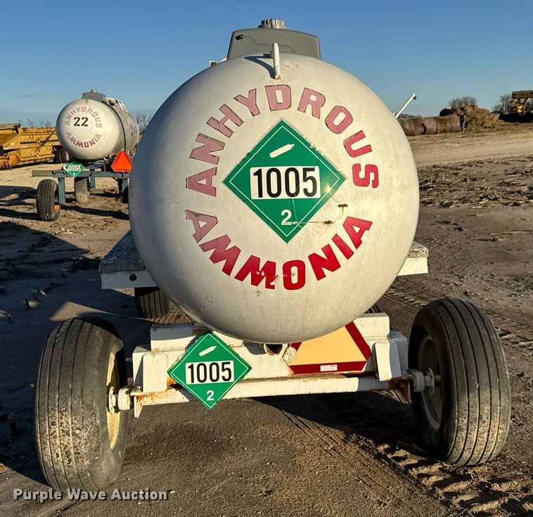 image for item LH9334 1965 Delta  NH3 tank trailer