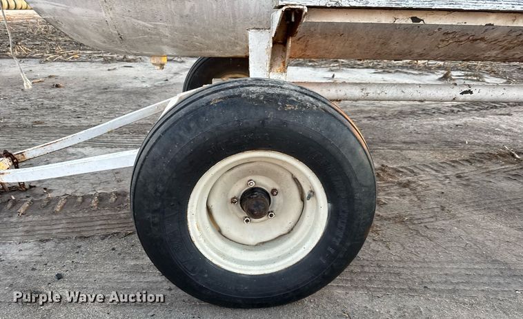 image for item LH9334 1965 Delta  NH3 tank trailer