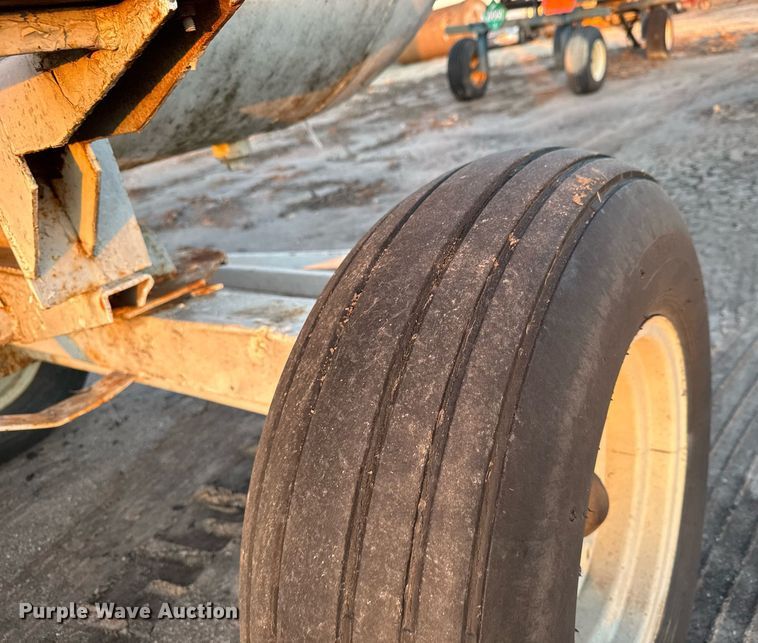 image for item LH9334 1965 Delta  NH3 tank trailer