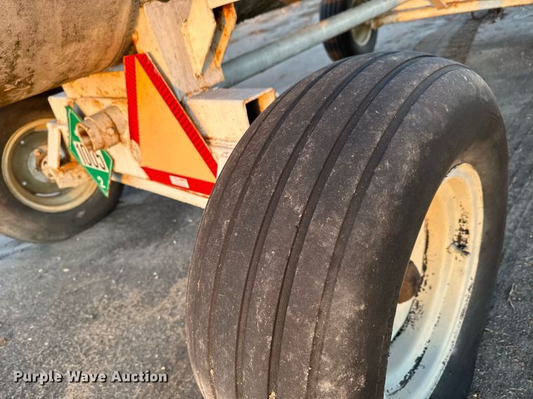 image for item LH9334 1965 Delta  NH3 tank trailer