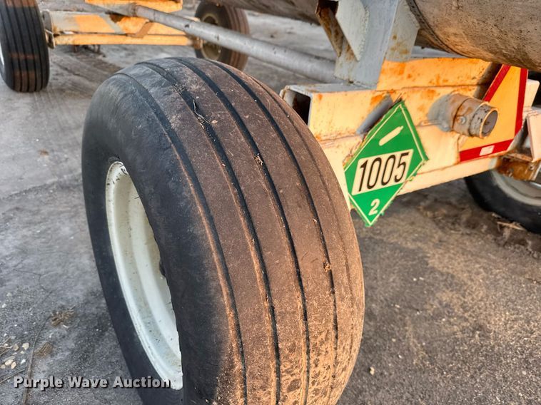 image for item LH9334 1965 Delta  NH3 tank trailer