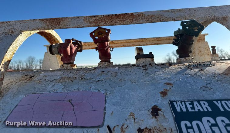 image for item LH9335 1992 Trinity Industries NH3 tank trailer