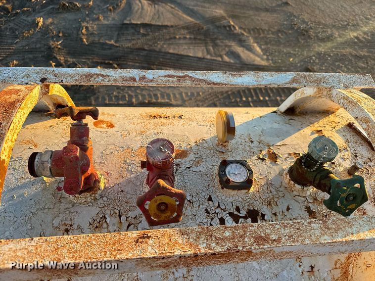 image for item LH9335 1992 Trinity Industries NH3 tank trailer