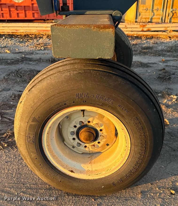 image for item LH9335 1992 Trinity Industries NH3 tank trailer