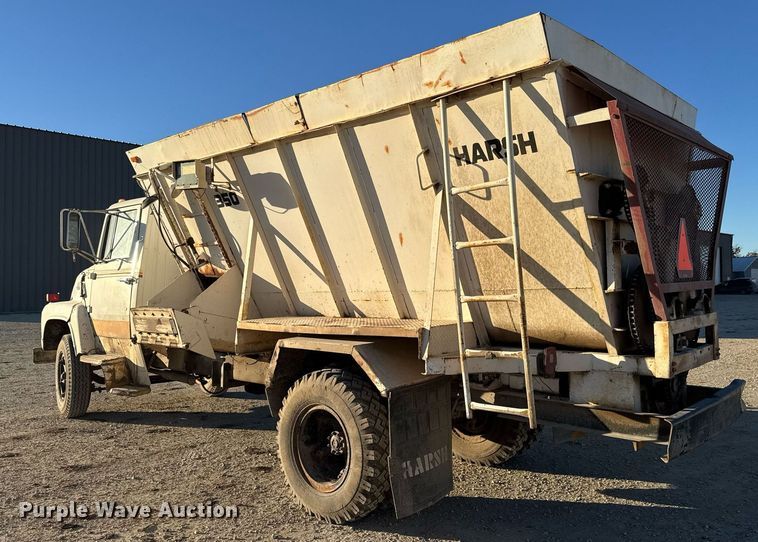 image for item LH9336 1973 Ford 7000 feed mixer truck