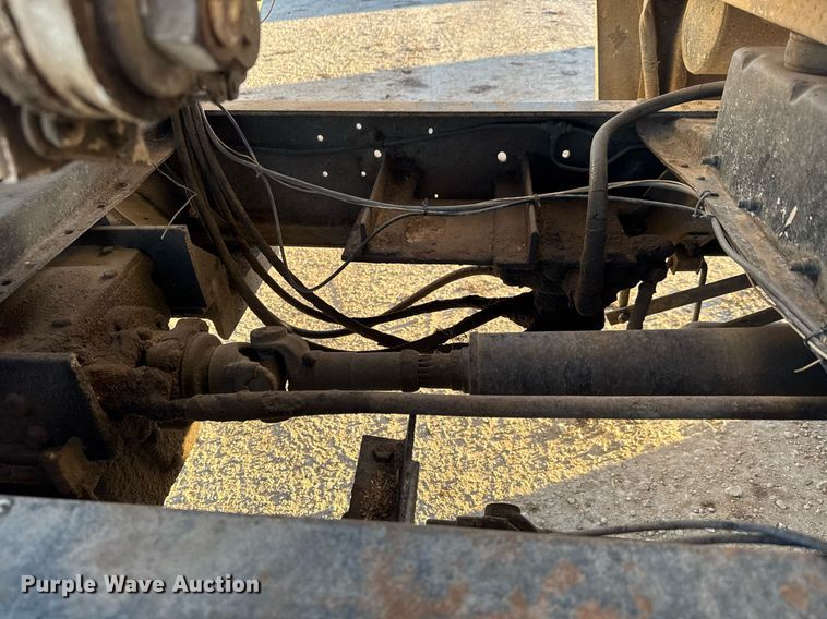 image for item LH9336 1973 Ford 7000 feed mixer truck