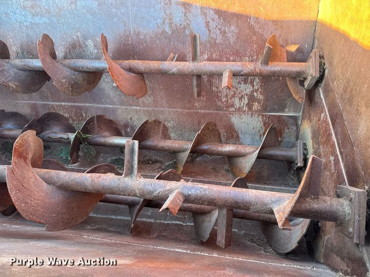 image for item LH9336 1973 Ford 7000 feed mixer truck