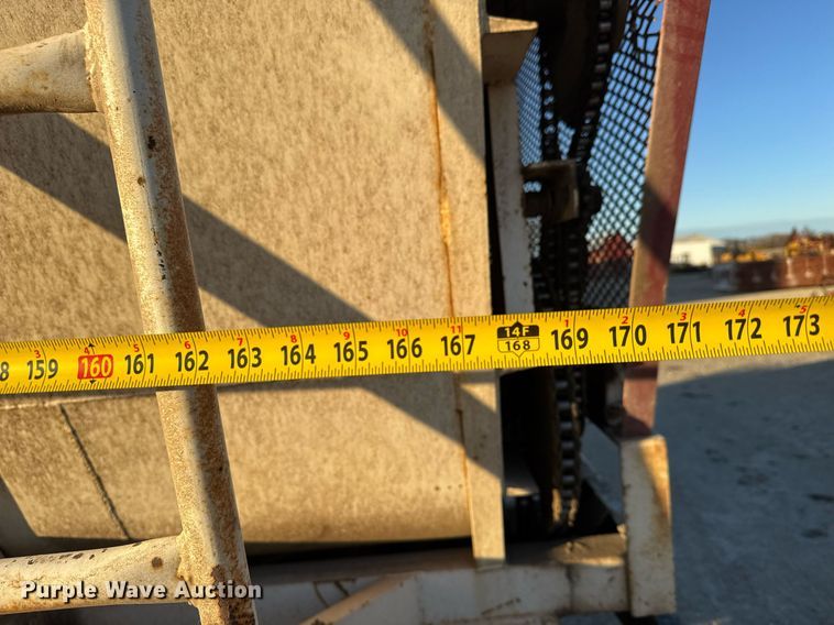 image for item LH9336 1973 Ford 7000 feed mixer truck