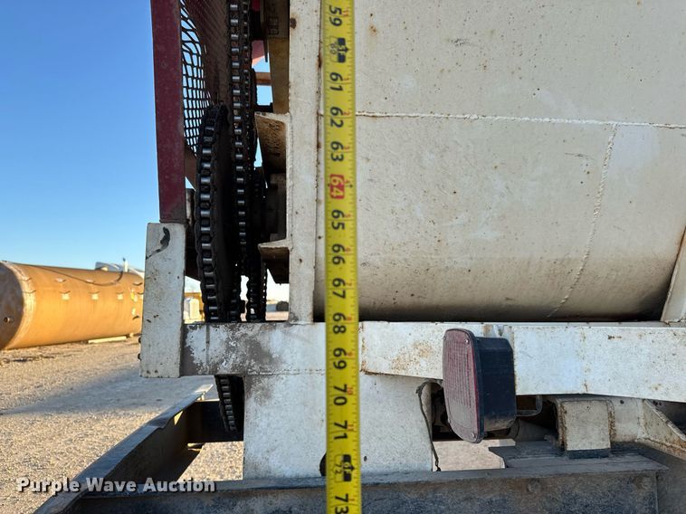 image for item LH9336 1973 Ford 7000 feed mixer truck