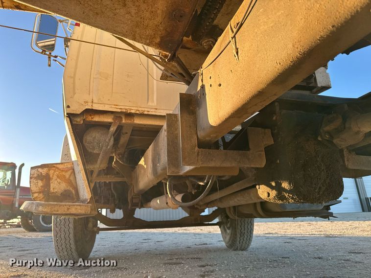 image for item LH9336 1973 Ford 7000 feed mixer truck