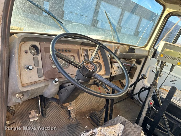 image for item LH9336 1973 Ford 7000 feed mixer truck