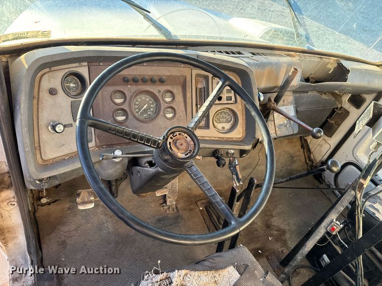 image for item LH9336 1973 Ford 7000 feed mixer truck