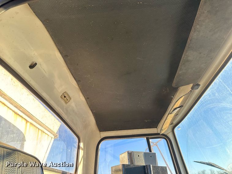 image for item LH9336 1973 Ford 7000 feed mixer truck