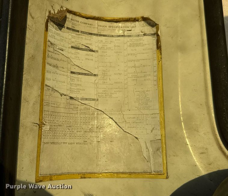 image for item LH9336 1973 Ford 7000 feed mixer truck