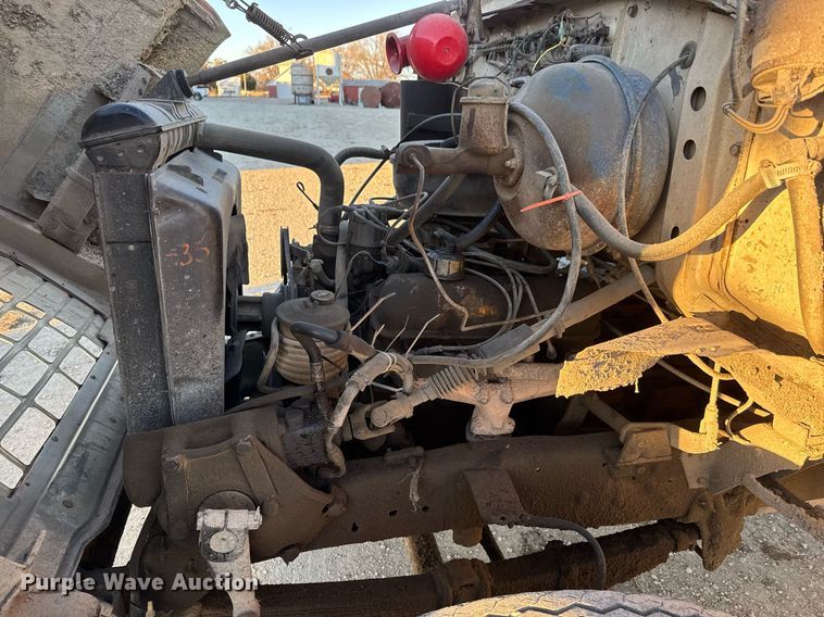 image for item LH9336 1973 Ford 7000 feed mixer truck