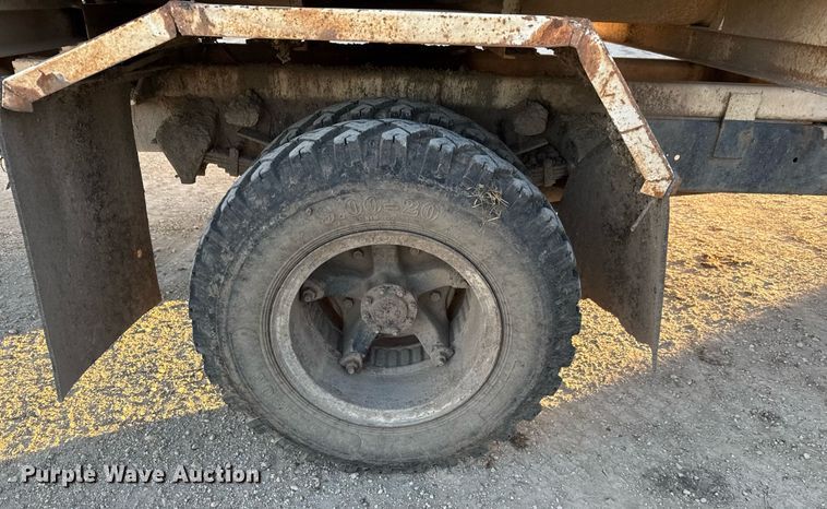 image for item LH9336 1973 Ford 7000 feed mixer truck