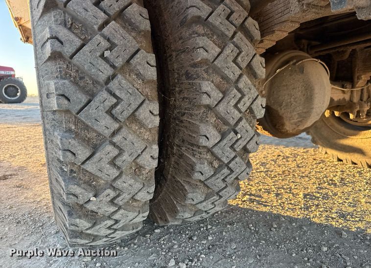 image for item LH9336 1973 Ford 7000 feed mixer truck