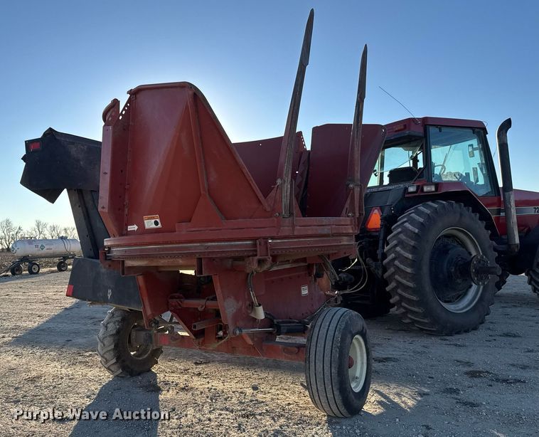 image for item LH9337 Hesston BP25 bale processor