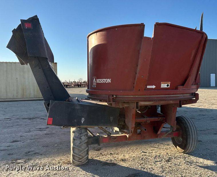 image for item LH9337 Hesston BP25 bale processor